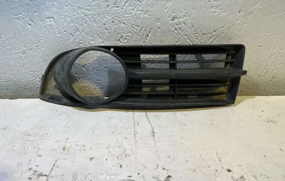 Volkswagen Touran I Front bumper lower grill 1T0853665A DNW13404