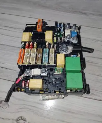 Peugeot 208 I BSM Control unit 9677828480