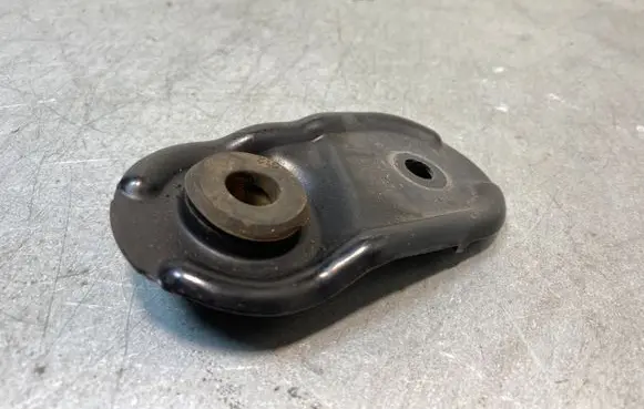 Subaru Outback (BS) Radiator mount bracket