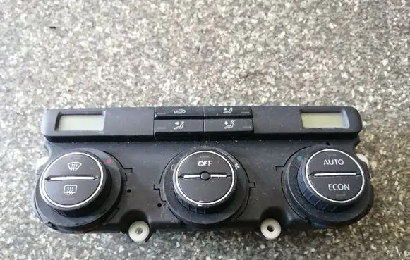Volkswagen Touran I Climate control unit