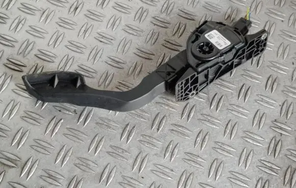 Volvo V40 Accelerator throttle pedal 31280596 6PV01036824