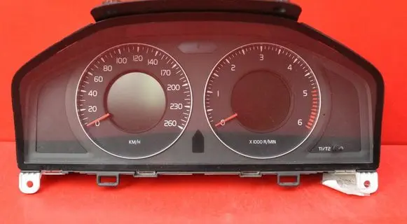 Volvo V70 Speedometer (instrument cluster) 31254535AA