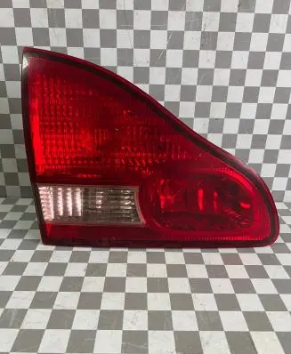 Toyota Avensis Verso Tailgate rear/tail lights