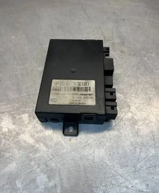 Mercedes-Benz E W211 Tow bar trailer control unit/module 2115450832 5DS00849300