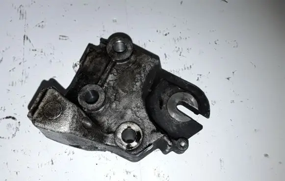 Peugeot 407 Engine mounting bracket 9645030780