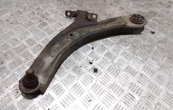 Nissan Qashqai+2 Front lower control arm/wishbone