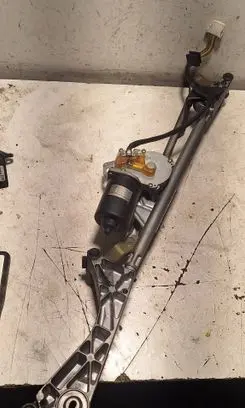 Mercedes-Benz C W203 Front wiper linkage and motor A2038200342 404518 2091B