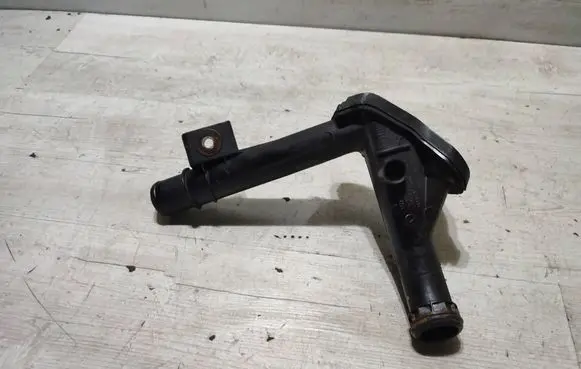Mercedes-Benz GLA W156 Engine coolant pipe/hose 210473766R 044653