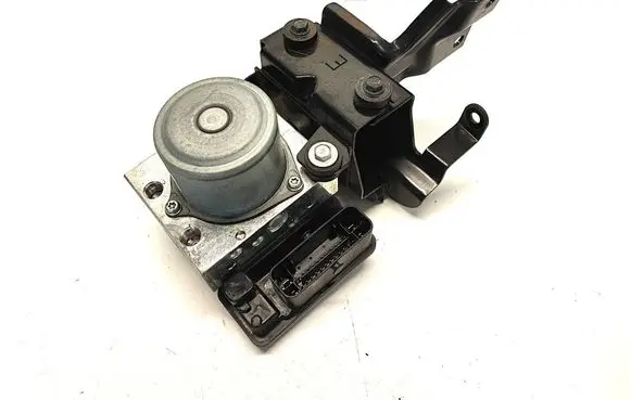 Nissan Leaf II (ZE1) ABS Pump 476605SD0C