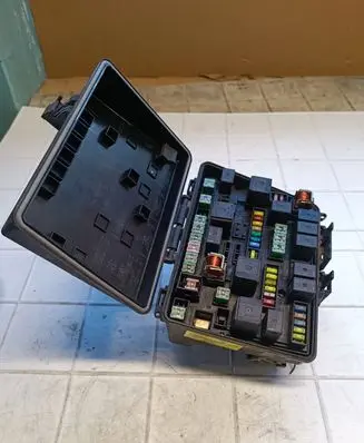 Chrysler Pacifica Fuse box set 16238AC