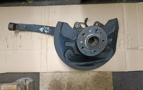 Mercedes-Benz R AMG W251 Front wheel hub