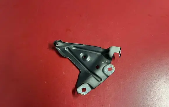 BMW X1 F48 F49 Fender mounting bracket 7351516