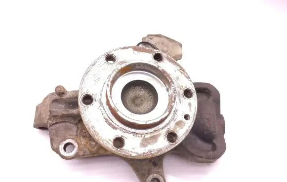 Mercedes-Benz Sprinter W906 Front wheel hub A906332