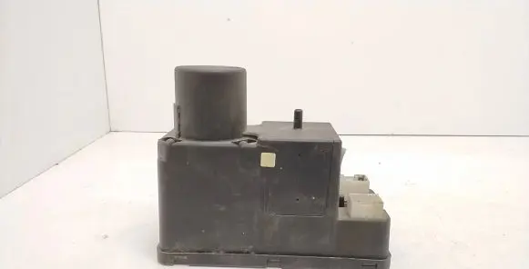 Audi A4 S4 B5 8D Central locking vacuum pump 4A0862257F