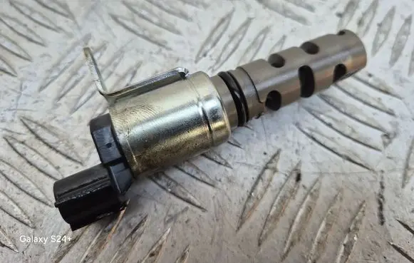 Lexus IS III XE30 Camshaft vanos timing valve 3370105010