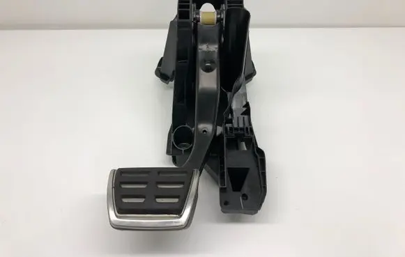 Volkswagen PASSAT B8 Brake pedal 5Q1723058AK 5Q1723143