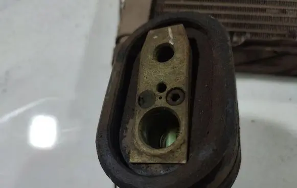 Honda CR-V Air conditioning (A/C) expansion valve 