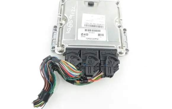 Volvo S40, V40 Engine control unit/module 8200065996 0281010441