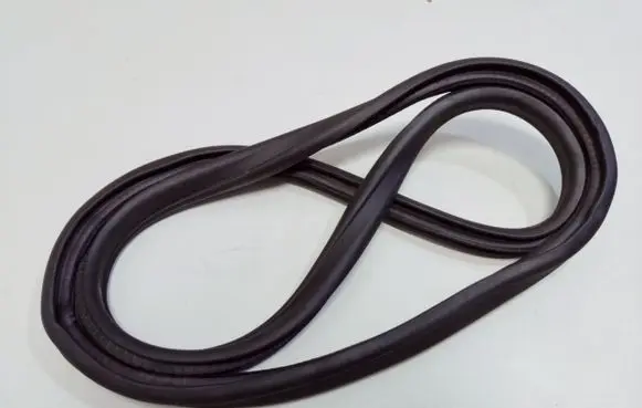 BMW i4 Rubber seal rear door 7482948