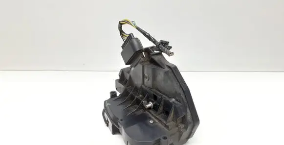 Volvo V60 Front door lock 31301738