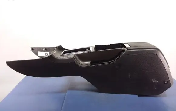 Ford Mustang V Center console