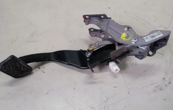 Suzuki Vitara (LY) Clutch pedal 4960061M60