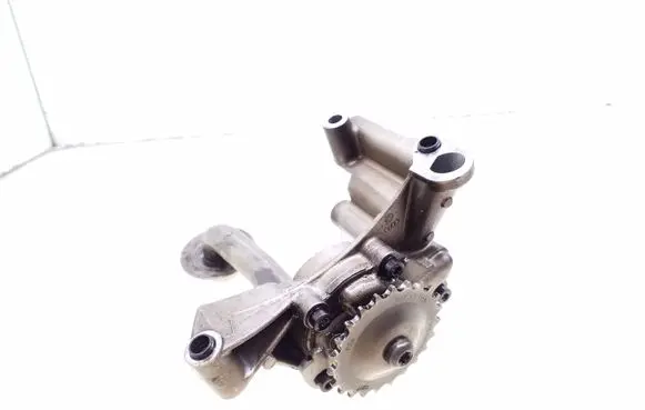 Volkswagen PASSAT B6 Oil pump 038115105C