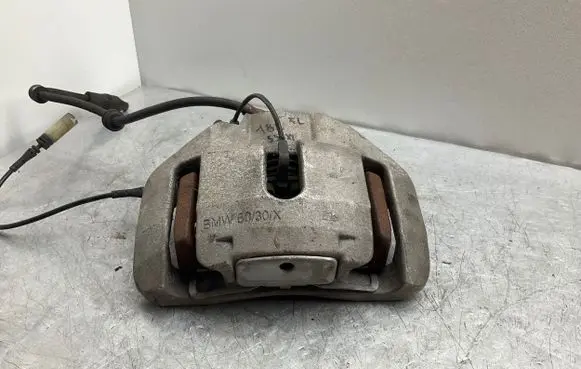 BMW 5 E60 E61 Front brake caliper 6766558 6030x