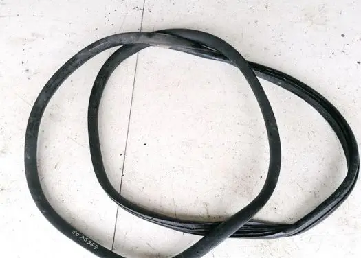 Opel Combo E Rubber seal front coupe door 