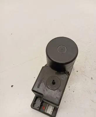 Audi A4 S4 B7 8E 8H Vacuum pump 4A0862257A