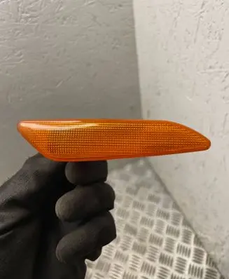 Front fender indicator light
