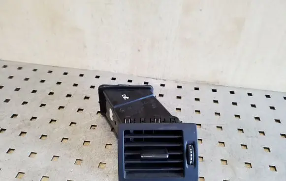 Mercedes-Benz A W169 Dashboard side air vent grill/cover trim A1698300254