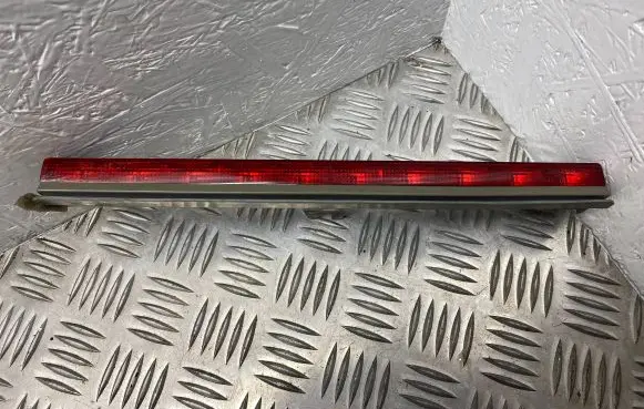 Alfa Romeo 156 Third/center stoplight e352713