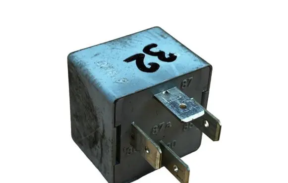 Skoda Octavia Mk1 (1U) Other relay 141951253B 20240072