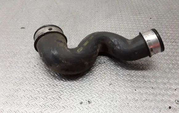 Volkswagen PASSAT B5.5 Intercooler hose/pipe