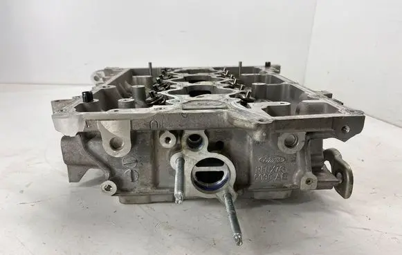 Ford Bronco Engine head RFHX7G6090AE 6090AE