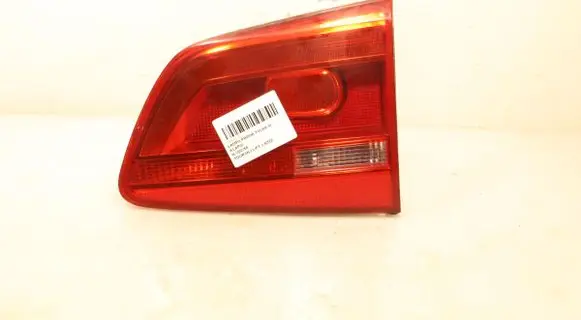Volkswagen Touran I Rear/tail lights 010469-02