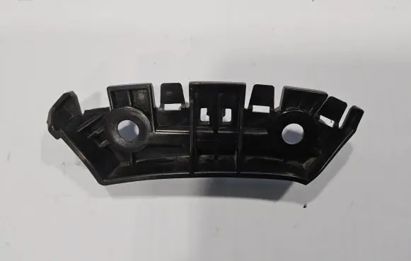 Front bumper mounting bracket