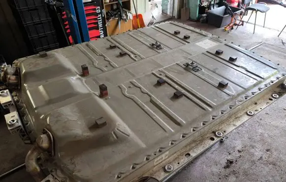 Peugeot 3008 III Hybrid/electric vehicle battery tray 9865684480