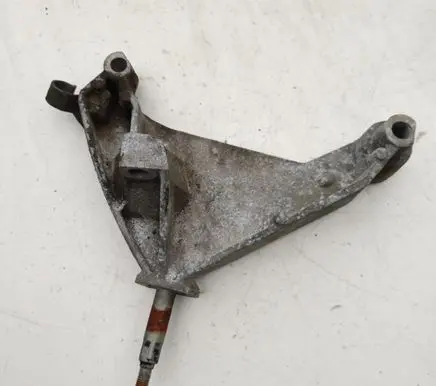 Gearbox mounting bracket