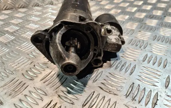 Volkswagen PASSAT B5 Starter motor