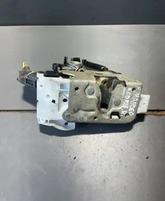 Ford Mondeo Mk III Rear door lock 2S4AA26412EB