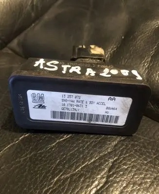 Opel Astra H ESP acceleration yaw rate sensor 13257072
