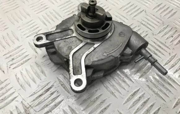 Toyota Avensis T250 Vacuum pump 293000R010 23070675