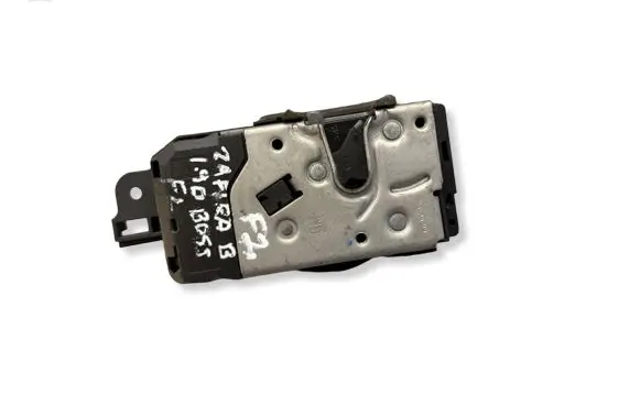 Opel Zafira B Front door lock 13220369