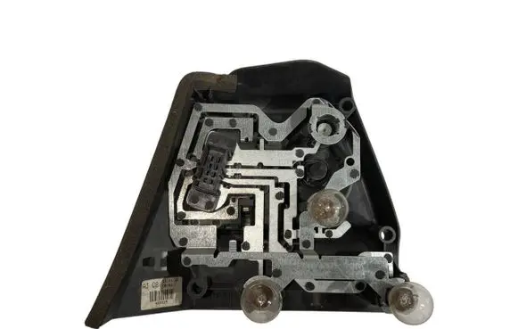 BMW 3 E46 Tail light bulb cover holder 8383100 63218383100 6907936
