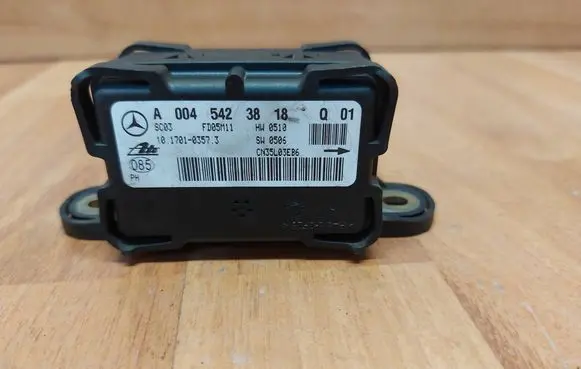 Mercedes-Benz R W251 ESP acceleration yaw rate sensor A0045423818 A0045423918 A0045427018