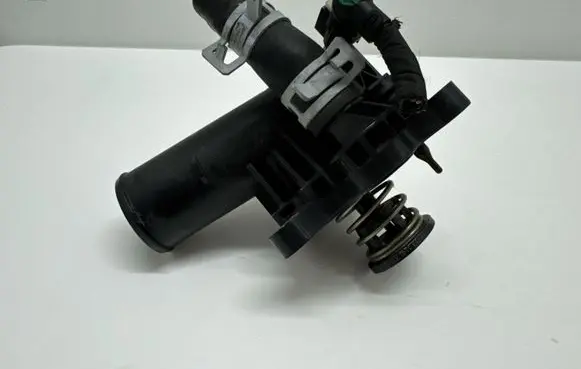 Jeep Grand Cherokee Thermostat/thermostat housing 04893926AG 62981A 127191146