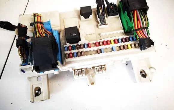 Volvo V50 Fuse box set 8690722