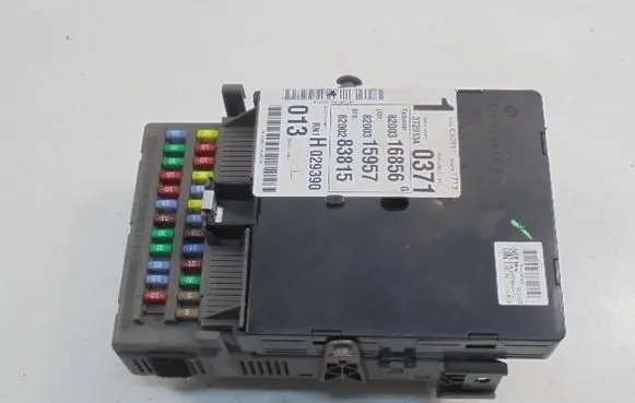Renault Espace III Fuse box set 8200315957